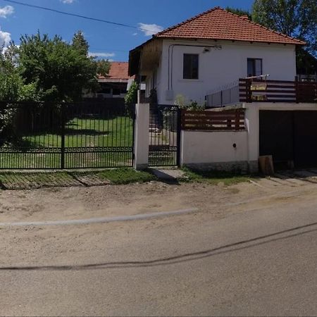 Maison d'hôtes Texas House à Novaci-Străini Extérieur photo
